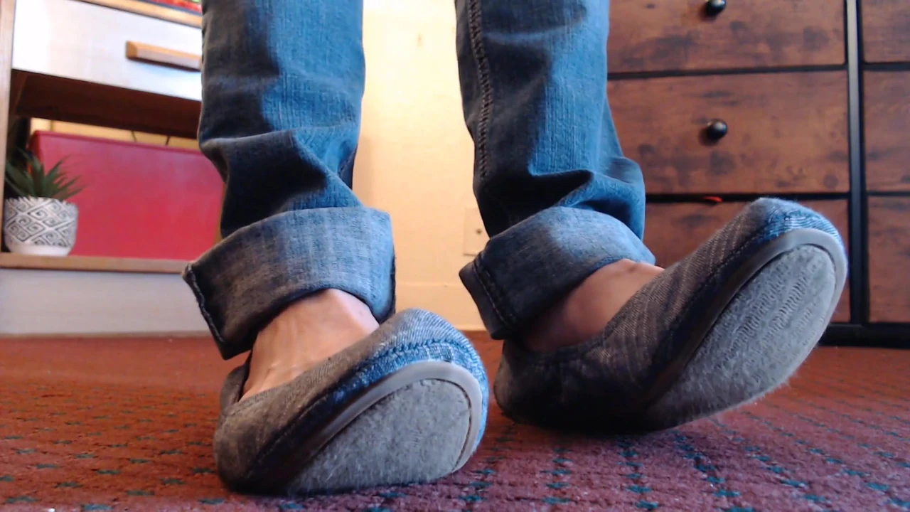 Toe Wiggles Dipping Ballet Flats Dirty