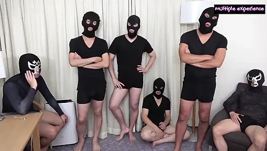 Tekrarlanan yoğunluk, anlarda duyumlar dalgalarken giriş ifadesini parlıyor