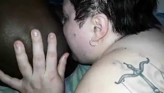 Bbwbootyful emme ve yalama bbc, nata4sex, taşaklar ve eşek, sikini okşayarak, cum yutma