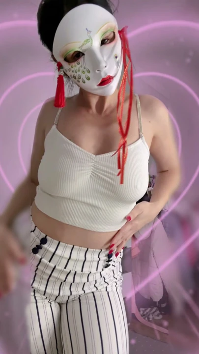 Kawaii Babe: Yeni Sevimli Maskemi Deniyorum