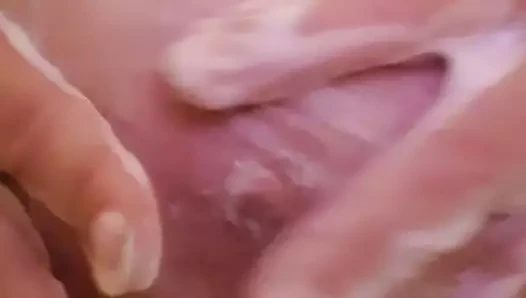 Titten einseifen Teil 2