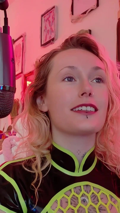 Kadın egemenliği ritüeli itaatkar itaat ve kontrol