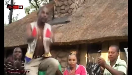 Afrikalı üstsüz memeler müzik video