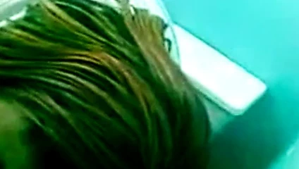 Yüzük parmağını kontrol et..onun yanındaki kocası mı sanıyorsun?