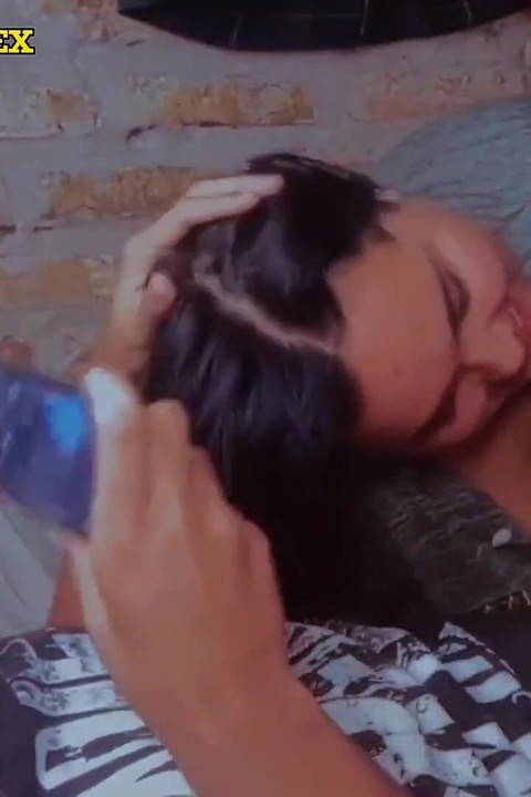 En iyi arkadaşım serbest ateş oyununu bitirmeme izin vermiyor ve beni emmeye başlıyor fantasiahardcoresex