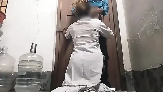 Hintli üniversite öğrencisi ve öğretmeni