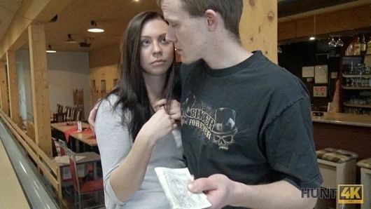 Hunt4k. zavallı çiftin alışveriş ve avcı için paraya ihtiyacı var