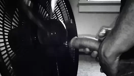 Disket sikimi ağır çekimde bir fana tıkıyorum