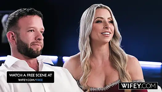 Evli kadın yarağa susamış ateşli evli kadın Tiffani time iki büyük iri zenci yarağı tarafından çifte sikiliyor