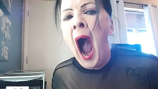 Büyük açık geniş esneyenler hazırlanıyor