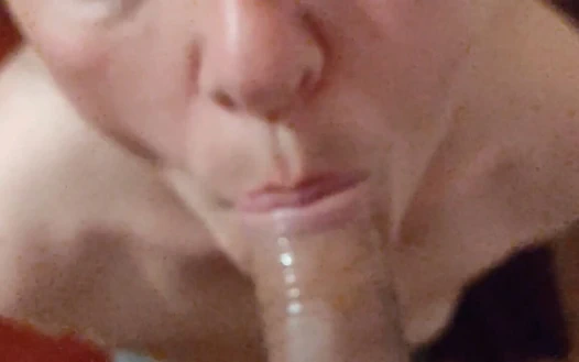 Ağzıma boşalana ve gırtlağına kadar sikini emiyor bakış açısı sakso