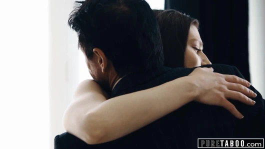 Saf tabu üvey anne üvey amca ile genç yakalandı ve katıldı