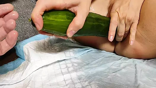 Yumruk sokma, vibratör, salatalık ve fışkırtma