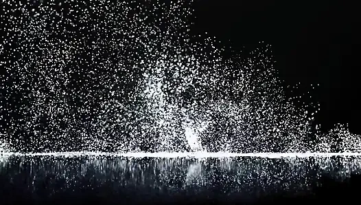 Shazia Sahari kocasını mükemmel dünyalarında baştan çıkarıyor