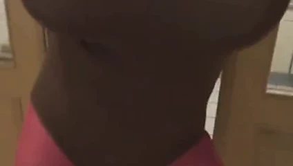 Yeni fotoğraflar büyük göğüsler göğüsleri titten