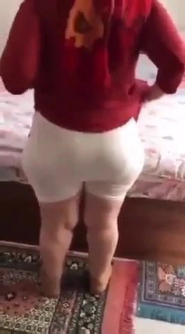 Hintli üvey annemi sikiyor