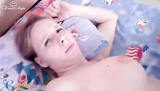 Sevimli kız arkadaş var sıcak sikme ile ona erkek arkadaş