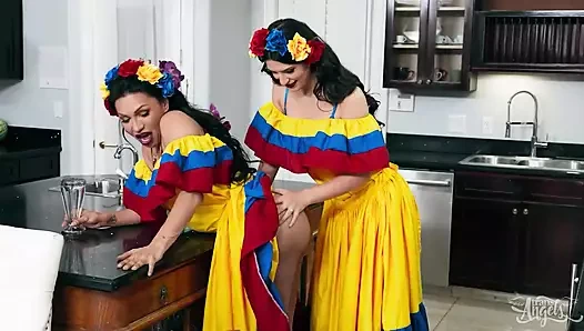 Trans melekler - glam kraliçeler zariah aura ve jessy dubai gırtlağına kadar alıyor ve sert