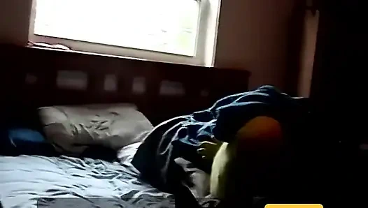 Heteroseksüel adam Jason'a hizmet ediyor