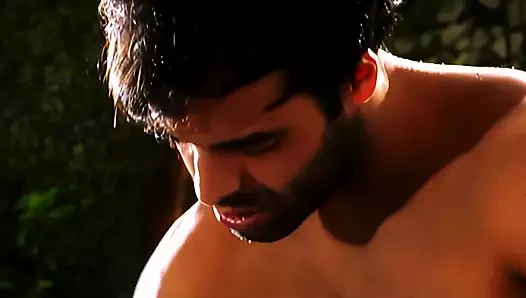 Tropikal ada üçlü grup seks ile bitiyor