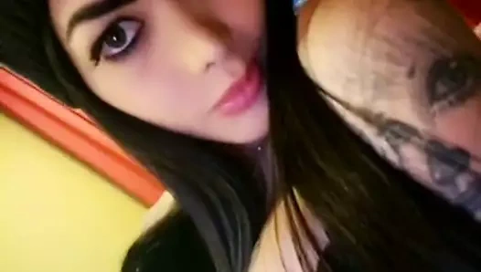 Latin t-girl mastürbasyon