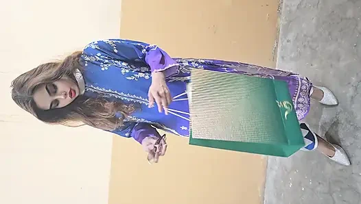 Uzun zamandır net hintçe konuşmadan sonra üniversiteli kız arkadaşımla tanışın