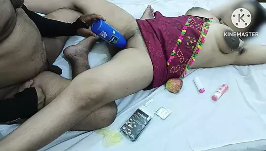 Hintli kızın amına şişe muz sokuyor