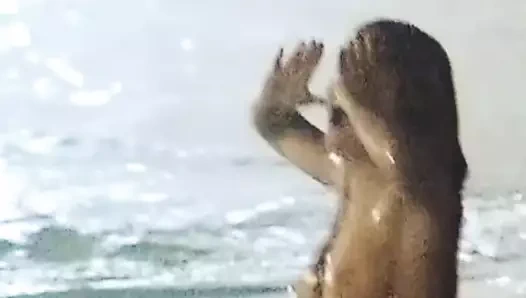 Salma hayek ilk çıplak sahnesi.