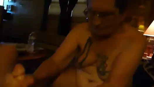 Kocamın horozunu ovmayı seviyorum