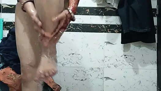 Priya bhabi sabah ateşli büyük göt gösterisi