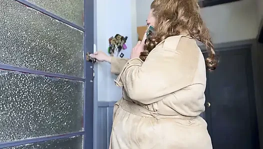 SSBBW Sunny Jayne Rushes Home to Fuck Her Big Fat Pussy