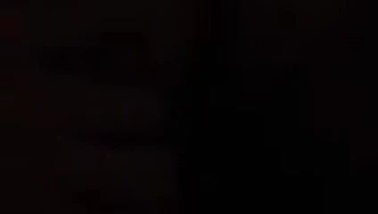 Uyandım duygu benim kedi sel ıslak parmağını her zaman bulmak