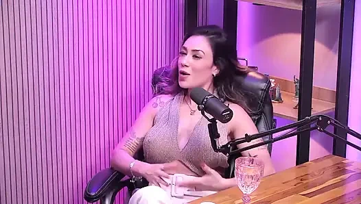 Ateşli orta yaşlı seksi kadın ve fantezileri