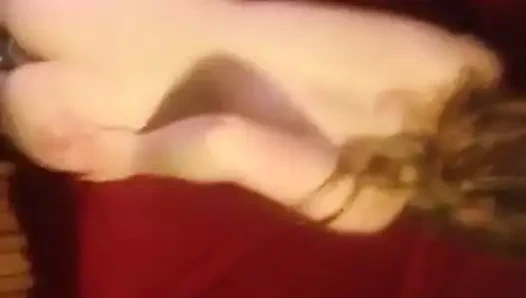 Bekarlığa veda partisinde boş bir yatak odasında