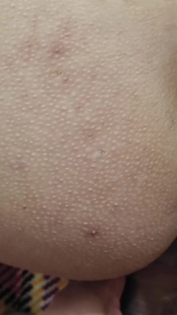 Падающий по челюсти момент из "ролевой игры мачехи Ко с подругой и бойфрендом Ke Liye Manaya мачеху жестко трахнули в ее большую задницу"