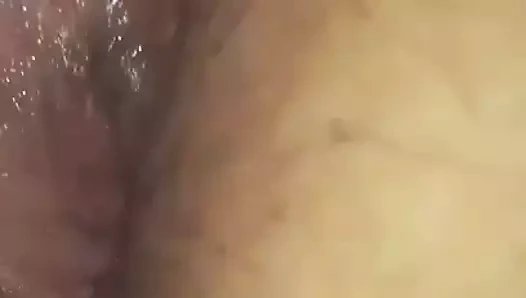 İri güzel kadının götünü yiyor