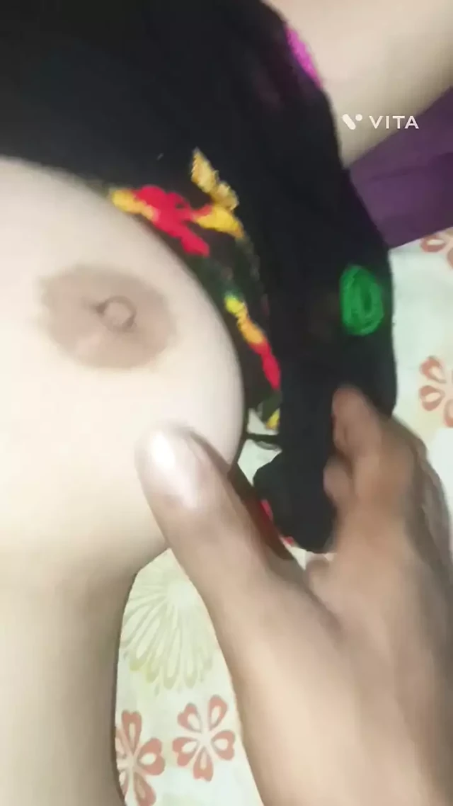 Sevimli Hintli kız sikiliyor