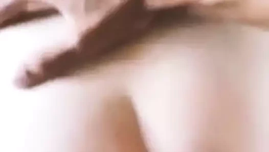 Sarışın sürtük squirts üzerinde benim çük