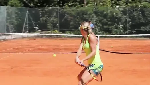 Genie bouchard Portekiz'de antrenman yapıyor