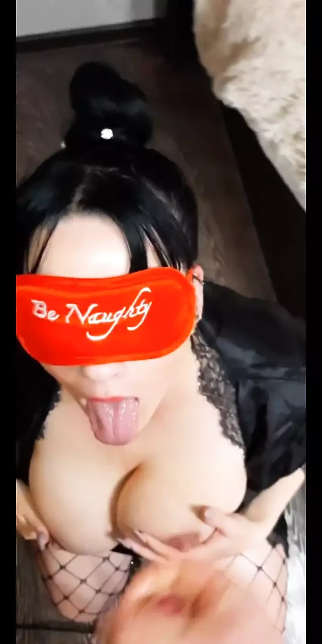 Cool Güçlü oral seks yüze ve ağıza boşalmak