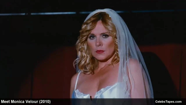Ünlü kim cattrall ipek iç çamaşırı sıcak soyunma