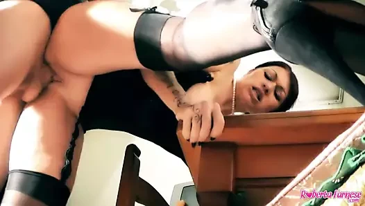 Gözleri bağlı koca ile riskli seks