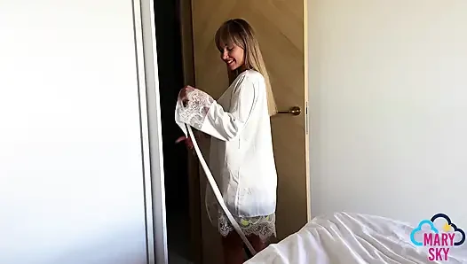 Üvey oğlum kendini tutamadı ve bana yarağının tadına baktı
