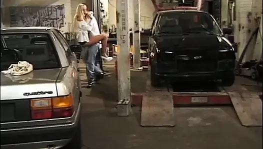 İdrar yağmuru altında