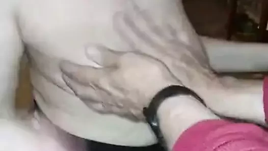 Göğüsler üzerinde boşalmak