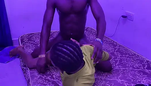 Uzun Bir Günün Ardından Bebeğimi Sıkı Amcığımı Arkadan Sikiyorum