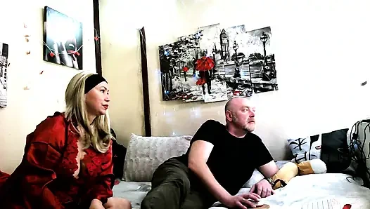 Sakso, domalma, olgun eşlerin konuşmaları, amcık yakın çekimde yarak ve sadece uzun saçlı güzel olgun sarışın!