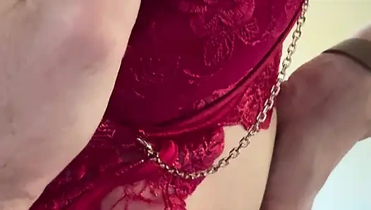 İçimde sert bir yarak varken göğüslerim sızdırılıyor