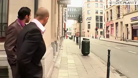 Hardcore threesome - Her limit