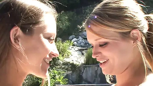 Güzel gençler yoga seansından sonra azgın olsun ve birbirlerini sikmek